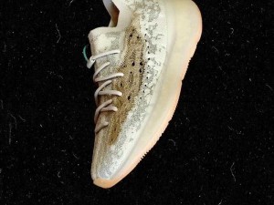 Yeezy380 水蜜桃更加精彩回复：体验前所未有的舒适与时尚