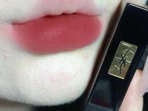 YSL 水蜜桃 86A：展现迷人魅力的时尚美妆之选