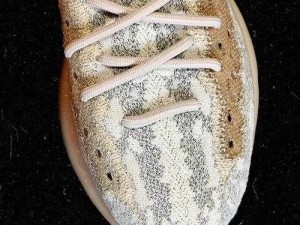 探索 yeezy380 蜜桃粉和白色-其独特魅力与时尚风格解析