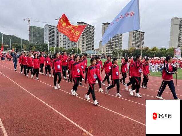 超级凌乱的校园运动会有弹窗干扰：秩序混乱令人忧